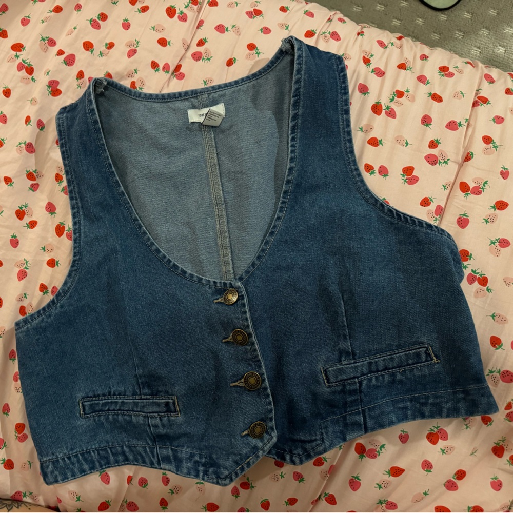 Like NEW - Forever21 Plus Denim Crop Vest!